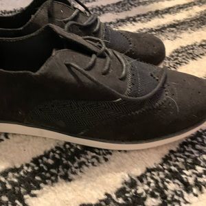 Oxford Style Sneaker